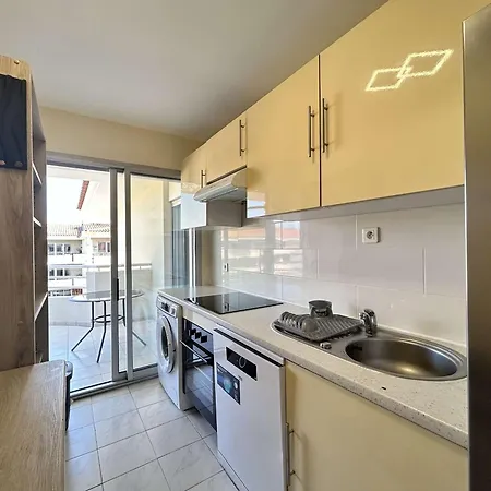 Piscine, Terrasse, Parking, Proche & Commerces - - Fr-1-252-169 Apartment